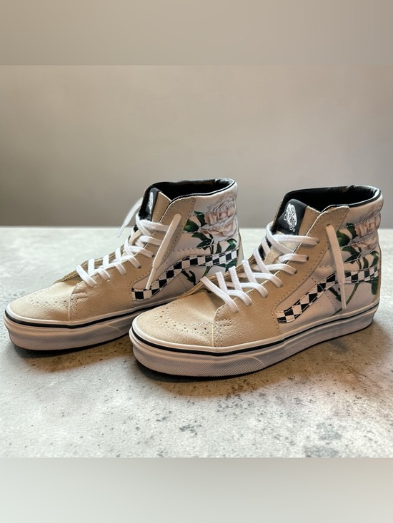 Vans Shoes - RARE Vans Sk8-Hi Checker Floral Rose - NWOB - Size 6